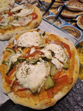 PINSA Chèvre-Courgettes-poivrons