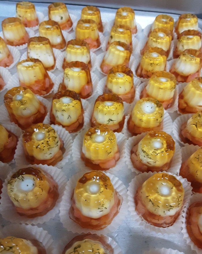 Mini aspic d'oeuf de caille au saumon fumé