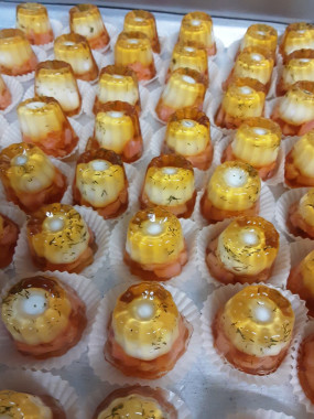 Mini aspic d'oeuf de caille au saumon fumé