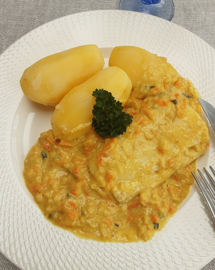dos cabillaud sauce crémée au cumin légumes et pdeterre