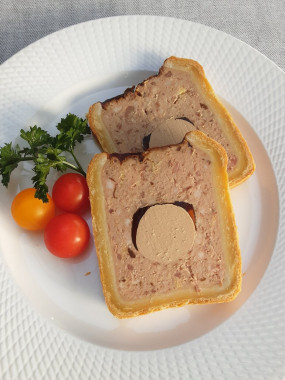 Pâté en croûte foie de canard et girolles 