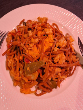Nouilles  chinoises au poulet, crevettes et légumes