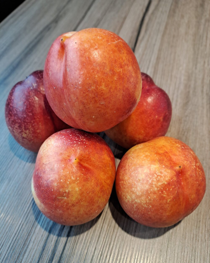 Nectarine jaune