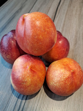 Nectarine jaune