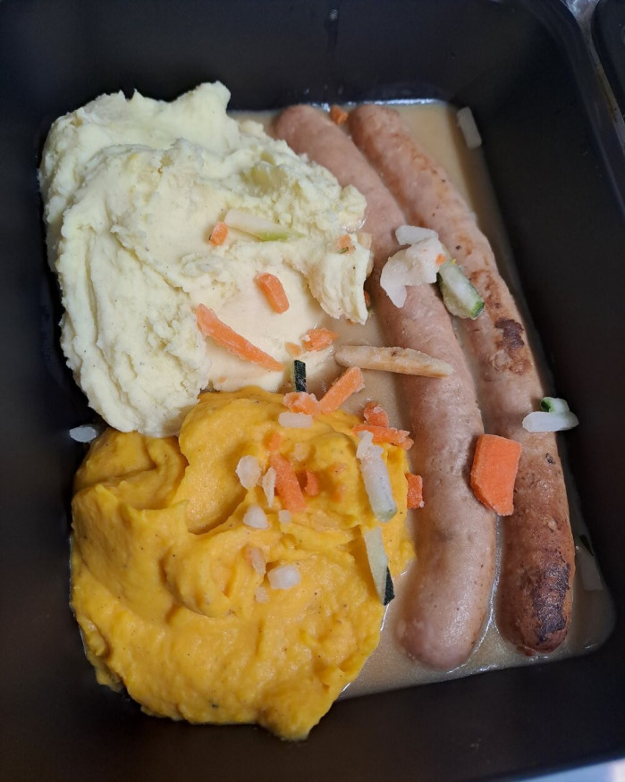 Saucisse , purée aux 2 saveurs