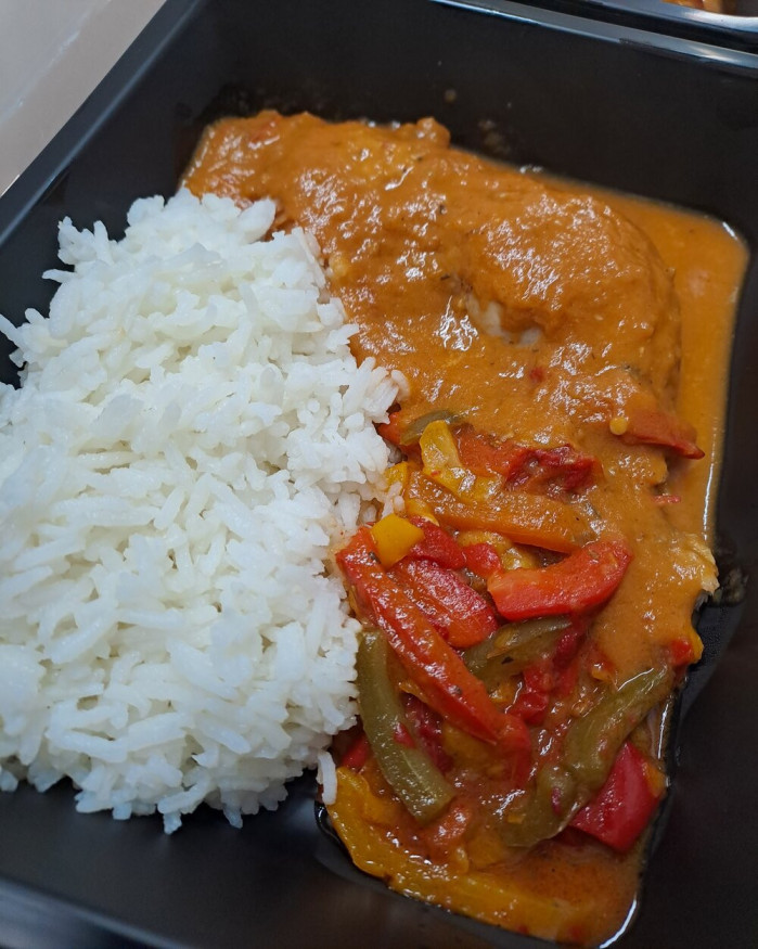 Poulet BASQUAISE, compotée de poivrons et riz basmati